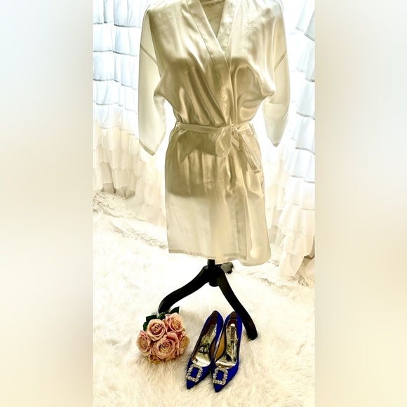 White Satin BRIDE robe Crystal Bride Robe Wedding Robe size Medium Bridal Photos - Picture 3 of 8